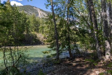 98 Cassel Way Mazama WA 98833