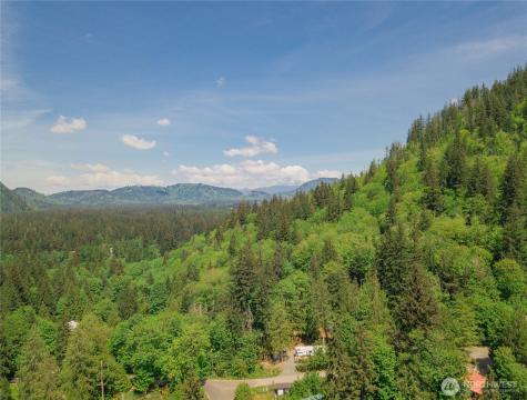 7945 Santa Fe Trail Maple Falls WA 98266