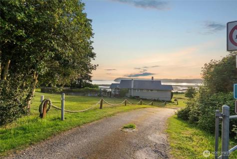 2844 Sunlight Drive Clinton WA 98236