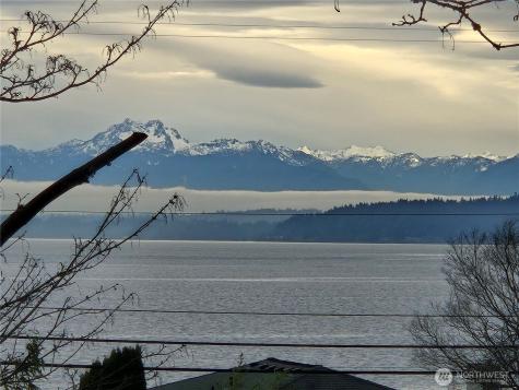 52 SW Canada Drive Seattle WA 98136