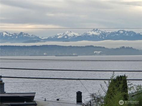 52 SW Canada Drive Seattle WA 98136