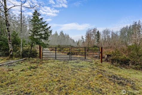 2561 E Harstine Island Road N Shelton WA 98584