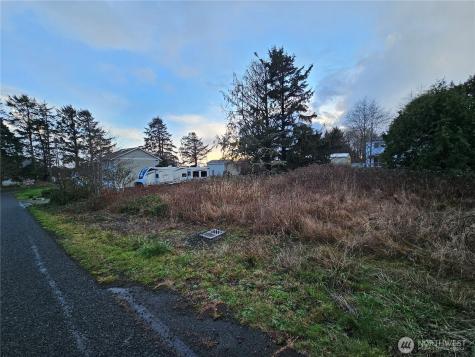 19 N 3rd Street Pacific Beach WA 98571