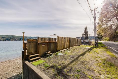 10212 NE North Shore Road Belfair WA 98528
