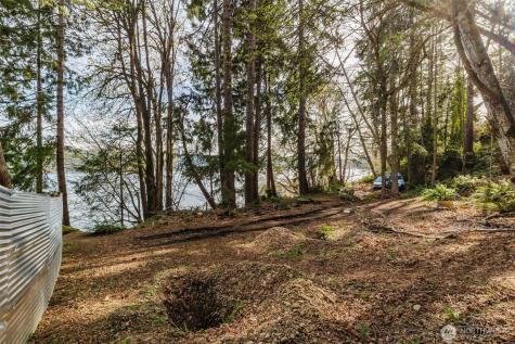 10212 NE North Shore Road Belfair WA 98528