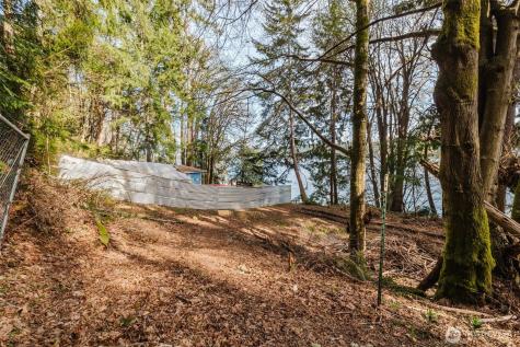 10212 NE North Shore Road Belfair WA 98528