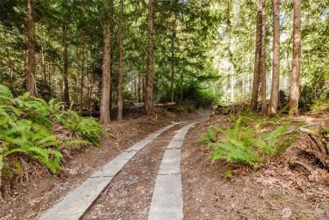 10212 NE North Shore Road Belfair WA 98528