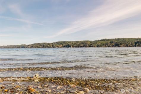 10212 NE North Shore Road Belfair WA 98528