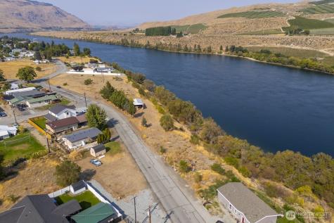 2011 Columbia Boulevard Bridgeport WA 98813