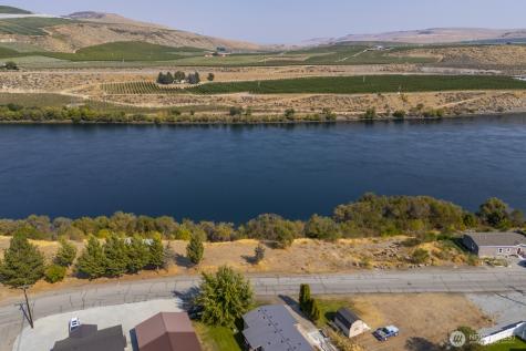 2011 Columbia Boulevard Bridgeport WA 98813