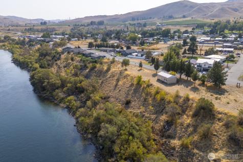 2011 Columbia Boulevard Bridgeport WA 98813