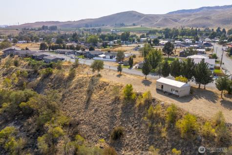 2011 Columbia Boulevard Bridgeport WA 98813