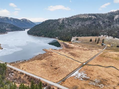 3016 Deep Lake North Shore Way Colville WA 99114