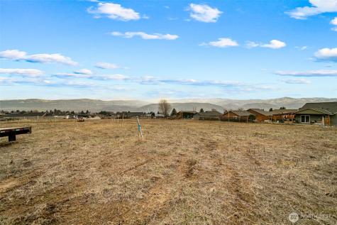 608 N Nester Court East Wenatchee WA 98802