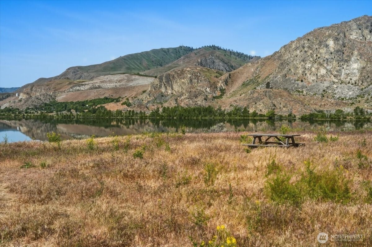 33 S Shore Drive Orondo WA 98843