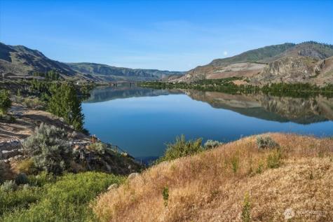 33 S Shore Drive Orondo WA 98843