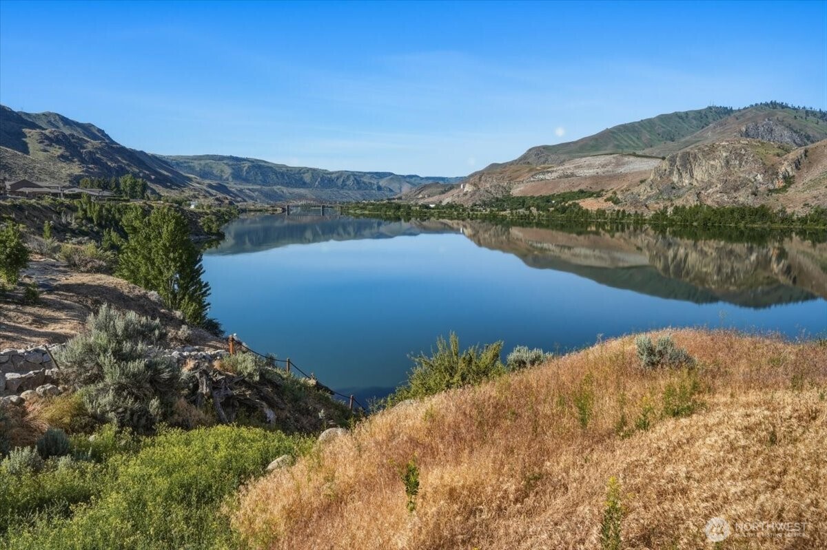 33 S Shore Drive Orondo WA 98843