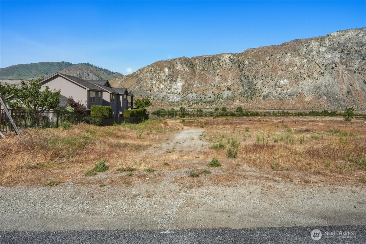 33 S Shore Drive Orondo WA 98843