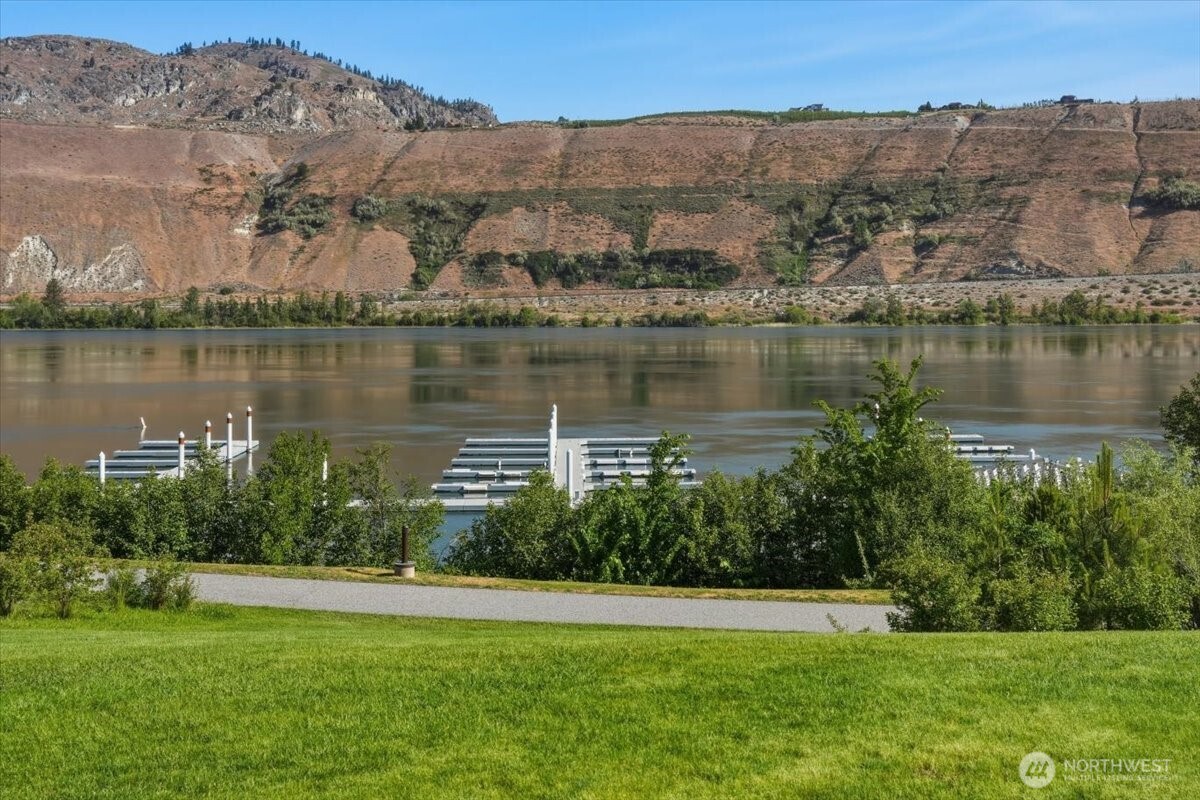 33 S Shore Drive Orondo WA 98843