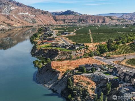 33 S Shore Drive Orondo WA 98843