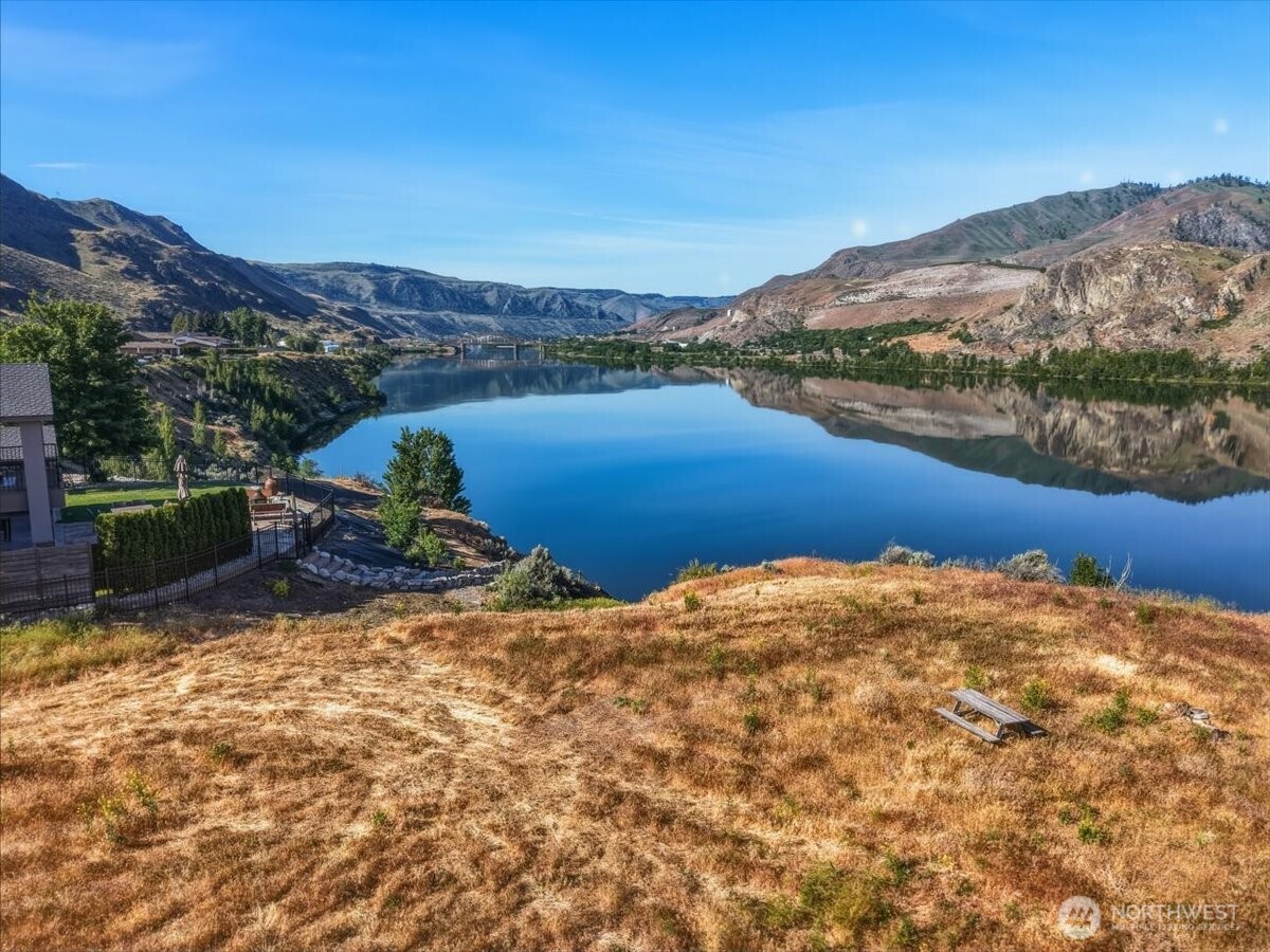 33 S Shore Drive Orondo WA 98843