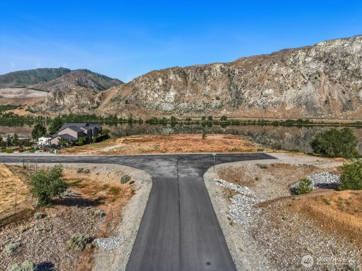 33 S Shore Drive Orondo WA 98843