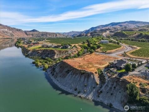 33 S Shore Drive Orondo WA 98843