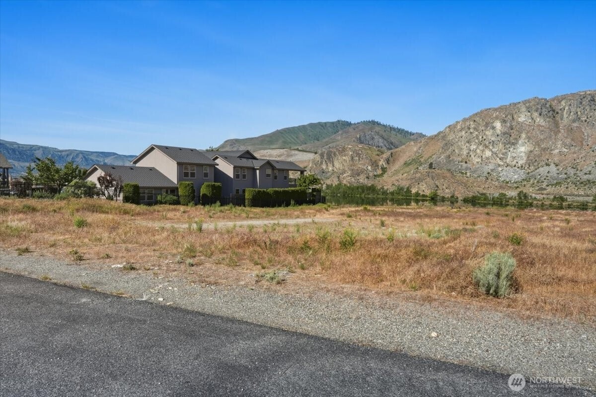 33 S Shore Drive Orondo WA 98843