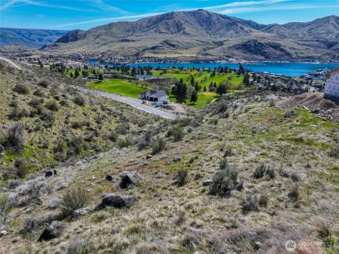 905 Long Drive Chelan WA 98816
