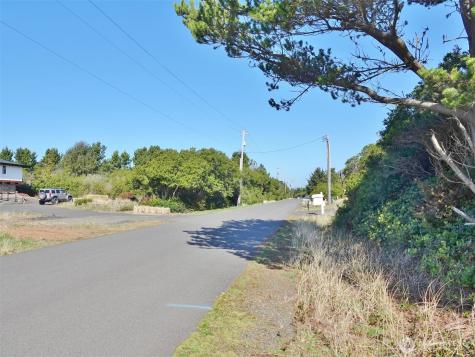 470 Sand Dune Avenue SW Ocean Shores WA 98569
