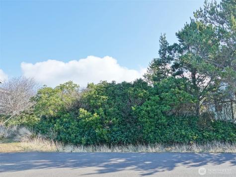 470 Sand Dune Avenue SW Ocean Shores WA 98569
