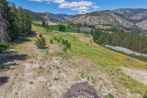 7 Navarre Coulee Road Chelan WA 98816