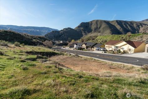 9988 Saska Way Entiat WA 98822