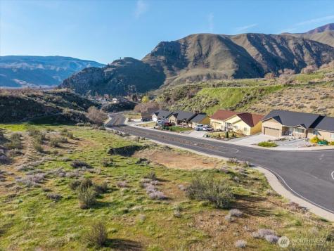 9988 Saska Way Entiat WA 98822