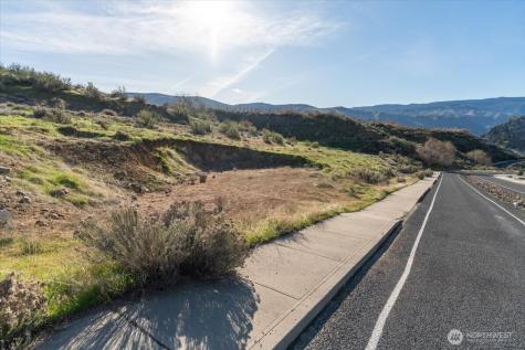9988 Saska Way Entiat WA 98822
