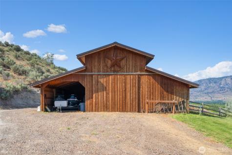 36 Rooster Flats Oroville WA 98844
