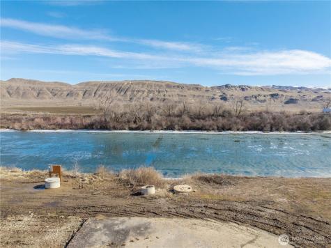 626 Monse River Road Brewster WA 98812