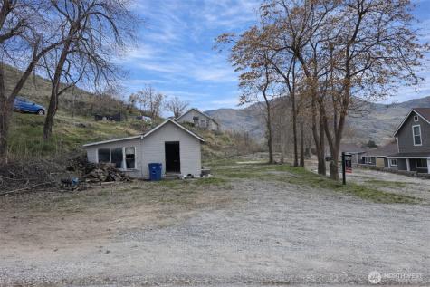 1111 E Allen Street Chelan WA 98816