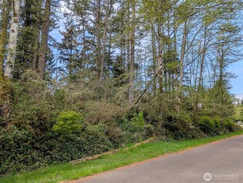 757 Evergreen Avenue SE Ocean Shores WA 98569