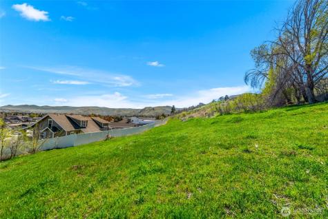 935 Silas Lane Wenatchee WA 98801