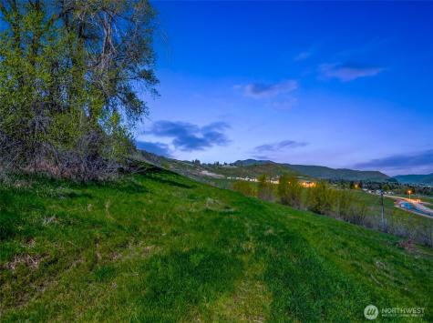 935 Silas Lane Wenatchee WA 98801