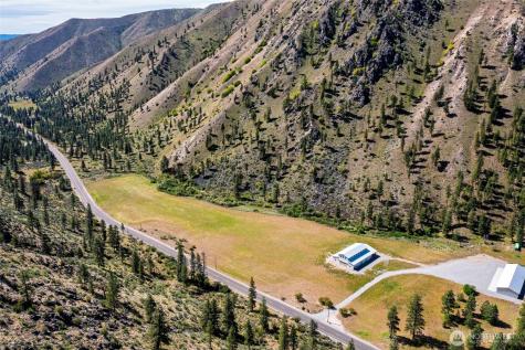 4482 Navarre Coulee Road Chelan WA 98816