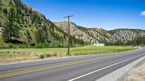 4482 Navarre Coulee Road Chelan WA 98816