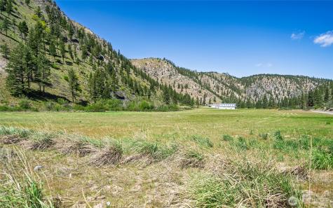 4482 Navarre Coulee Road Chelan WA 98816