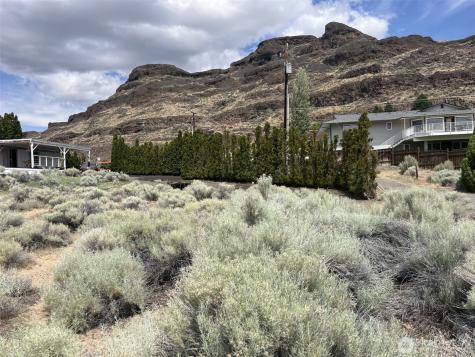 1046 S Section Place Quincy WA 98848