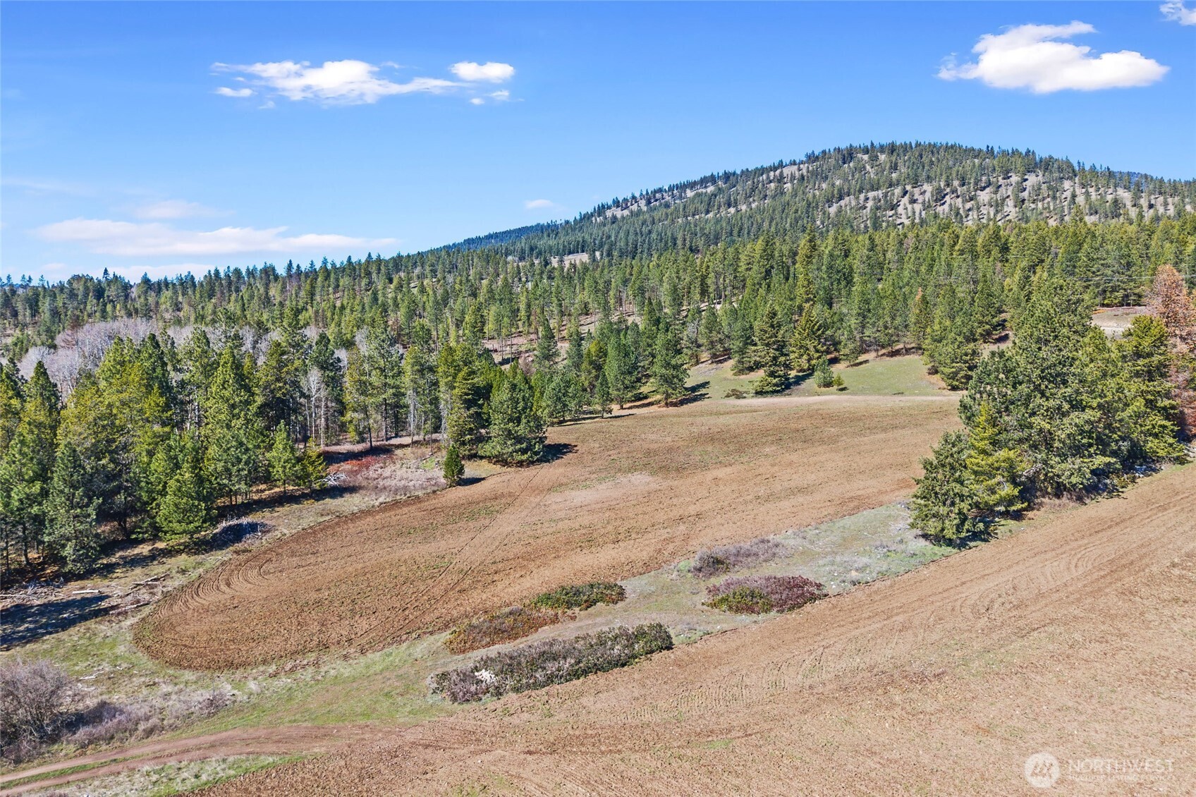 2068 Addy-gifford Road Addy WA 99101