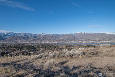 621 Upper Daniels Drive East Wenatchee WA 98802