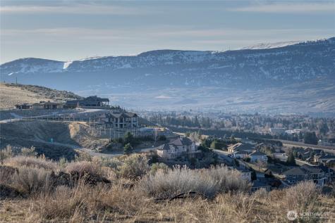 621 Upper Daniels Drive East Wenatchee WA 98802
