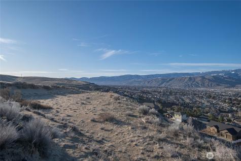 621 Upper Daniels Drive East Wenatchee WA 98802