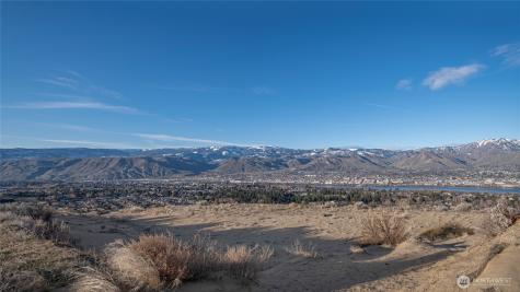 621 Upper Daniels Drive East Wenatchee WA 98802